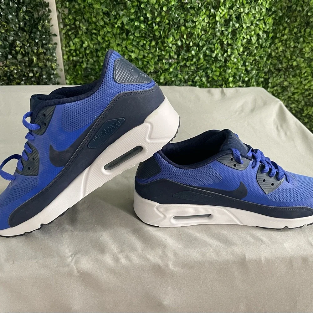 Sneakers - Picture 2 of 6